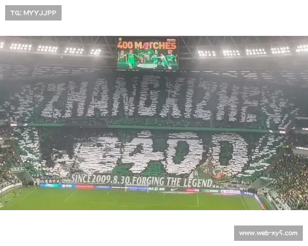 皇马球迷客场高歌助威 伯纳北看台楚歌致敬传奇 皇马球迷客场高歌助威 伯纳北看台楚歌致敬传奇